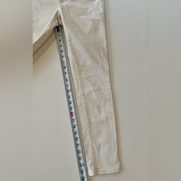 Levi's Slimming Skinny Women's Size 29 White Denim - Picture 3 of 13